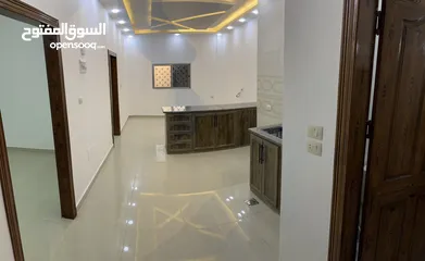  1 شقة استثماريه مميزة في شارع السعادة  بسعر مميز