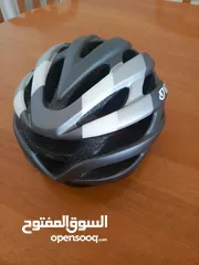  2 خوذتين specializedو Giro helemt