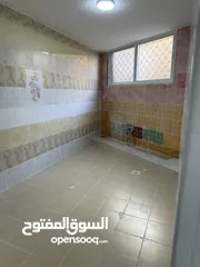  5 مستودع للإيجار بمساحة 140 متر – جاهز بالكامل – جبل النصر (حي عدن)