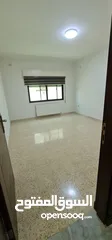  10 شقة للبيع في  الجاردنز  وقرب شارع المدينة المنورة 200م طابق اول علي شارعين بحالة جيدة جدا بسعر مغري