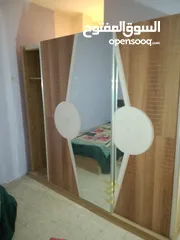  1 غرفة نوم للبيع خزانة وتخت عدد 2 وتسريحه وجرار