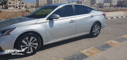  3 Nissan, Altima, 2019