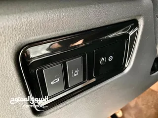  9 Jaguar F-Pace 2018