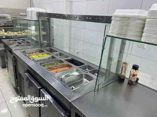 13 عده مطعم ومعجنات للبيع