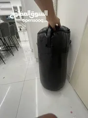  4 كيس ملاكمه للبيع طول من متر لمتر و نص و مهتم ما بقصر معاه