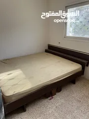 2 ‎للبيع أثاث غرفة نوم بحالة جيدة جدًا: