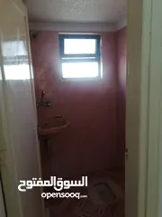  6 شقة  طابق ثالث للبيع في ضاحية الأمير حسن مساحة الشقة 136 متر مربع 3 غرف 2 حمام مطبخ صالون حرف L