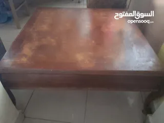  2 طاوله للبيع كبيرة لغرفة جلوس