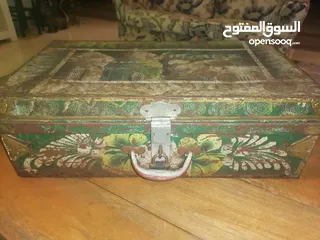  1 سحاره صندوق قديمه جدا جدا