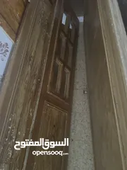  8 شبابيك الألمنيوم + أبواب خشب للبيع بحال الوكاله