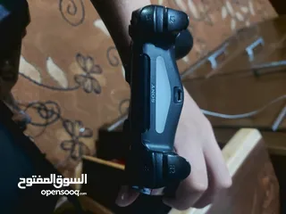  1 ايد بلاستيشن 4 ولى غلطه فش فيها اشي