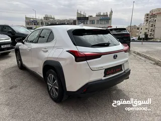  7 ليكزس UX300e كهربائية اعلى اضافات 2021