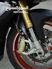  9 Aprilia tuono v41100cc rr  دراجه مميزه جدا تصنيف ستريت  قويه جدا 1100 سيسي  مرخصه ممشى قليل جدا جدا