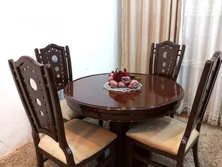  2 طاولة سفرة مع كرسيها تفصيل من خشب الزان لتواصل