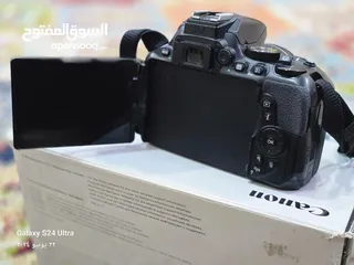  2 كاميرا نيكون D5600 الوصف بالداخل كامل