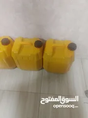  2 للمعنيين يتوفر  لدينا 8 تنكات من زيت عارورة  السعر 500 السعر قابل للنقاش