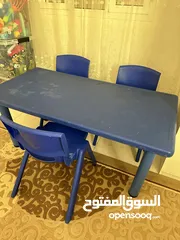  3 طاولة اطفال و3 كراسي