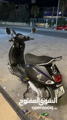  4 Vespa VXL 150cc