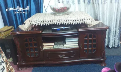  4 بيع مستعجل طاولة وسط بحالة جيدة ب 15بوفي ب 18بحالة جيدة جدا