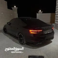  11 سوبيرب سبورت لاين 4X4.