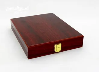  3 علب وصناديق مخمل وجلد وخشبية أكياس