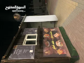  2 كشك خشب للبيع مساحة 2*2 متر بحالة ممتازة ومدهون جديد  _ البيع فقط لكشك الخشب