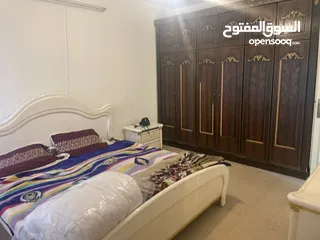  18 شقة واسعة للإيجار ذات اطلالة في شارع الجامعة