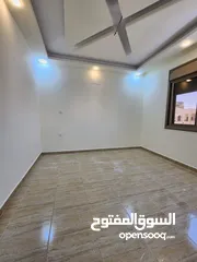  8 شقه جديده طابق ثالث مع غرفه علي السطح ونصف السطح