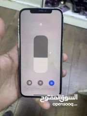 6 ايفون 12 برو  سعه الذاكره 128 جيجا لون اسود بحاله ممتازه
