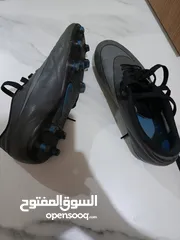  6 بوط نايك اصلييييييييي  استعمال خفيف ولا شخط ولا مزع ومريح