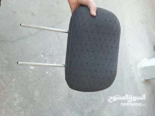  2 مساند كراسي أكسنت بحالة الوكالة