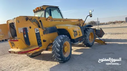  2 مطلوب بوم لودر جي سي بي  I need a JCB boom loader in Abu Dhabi