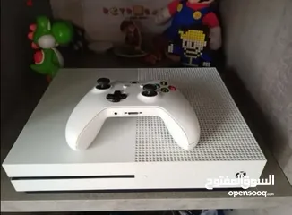  1 xbox one s with one controller 1tb in good condition