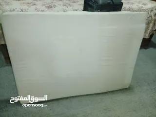  3 تخت اطفال امريكي اصلي مع فرشه بحال الوكاله للبيع بسعر مغري