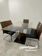  1 ميز طعام مربع