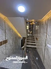  26 شقه طابق أول م 144متر  للبيع بسعر مميز في جبيهه حي المنصور مقابل جامع خديجه أم المؤمنين
