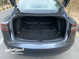  12 Tesla Model 3  موديل 2023 جمرك جديد  فحص أوتوسكور B+ بدفعة لا تقل عن 10 الاف دينار