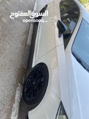  3 سيات ليون لون ابيض