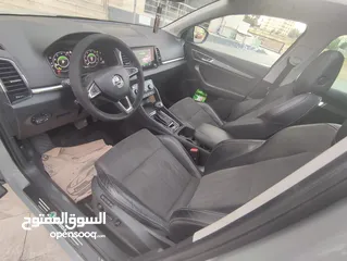  17 جيب سكودا كاروك فل كامل اضافات مع بانوراما أعلى فئة بالكاروك للبيع بسعر حرق ع الكاش