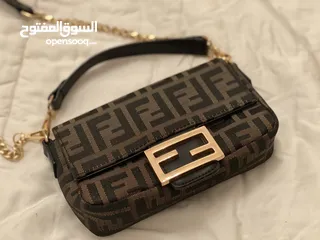  2 شنطة يد ماركة stradivarius