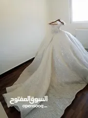  3 فستان عروس ملكي مع كامل ملحقاته