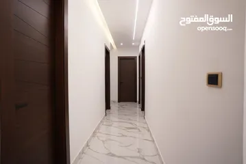  6 شقه مميزه للبيع بعد المدارس العالميه طريق المطار مباشره بسعر مغري تشطيب سوبر ديلوكس