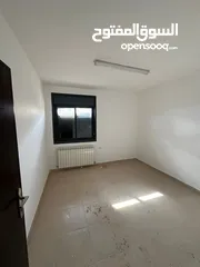  5 شقه للبيع بعين منجد