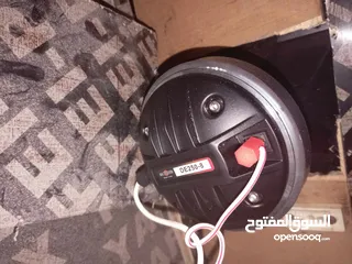  3 سماعات للبيع