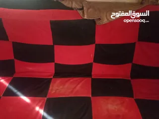  2 منتج كنبه  مستعمله نظيفه وممتازه الها سحاب ع الداير لسهوله الغسيل