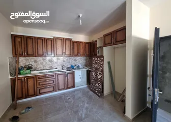  2 فرصتك للتملك في مخيم قلنديا اسكان الفردوس بالقرب من سوبر ماركت عساف وسط المخيم