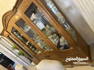 2 طقم كنب مع سفره و بوفيه للبيع