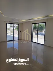  6 شقة مميزة للبيع طابق أول 290م في أجمل مناطق دير غبار/ ref 7012