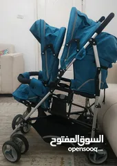  4 عرباية اطفال توام بحاجة ممتازة للبيع
