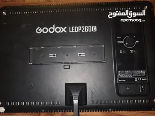  1 godox ledp260c (اضاءة بحالة جيدة)